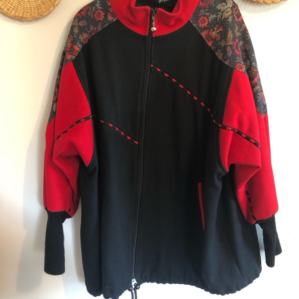 Vintage Women's Red and Black Floral Jacket
